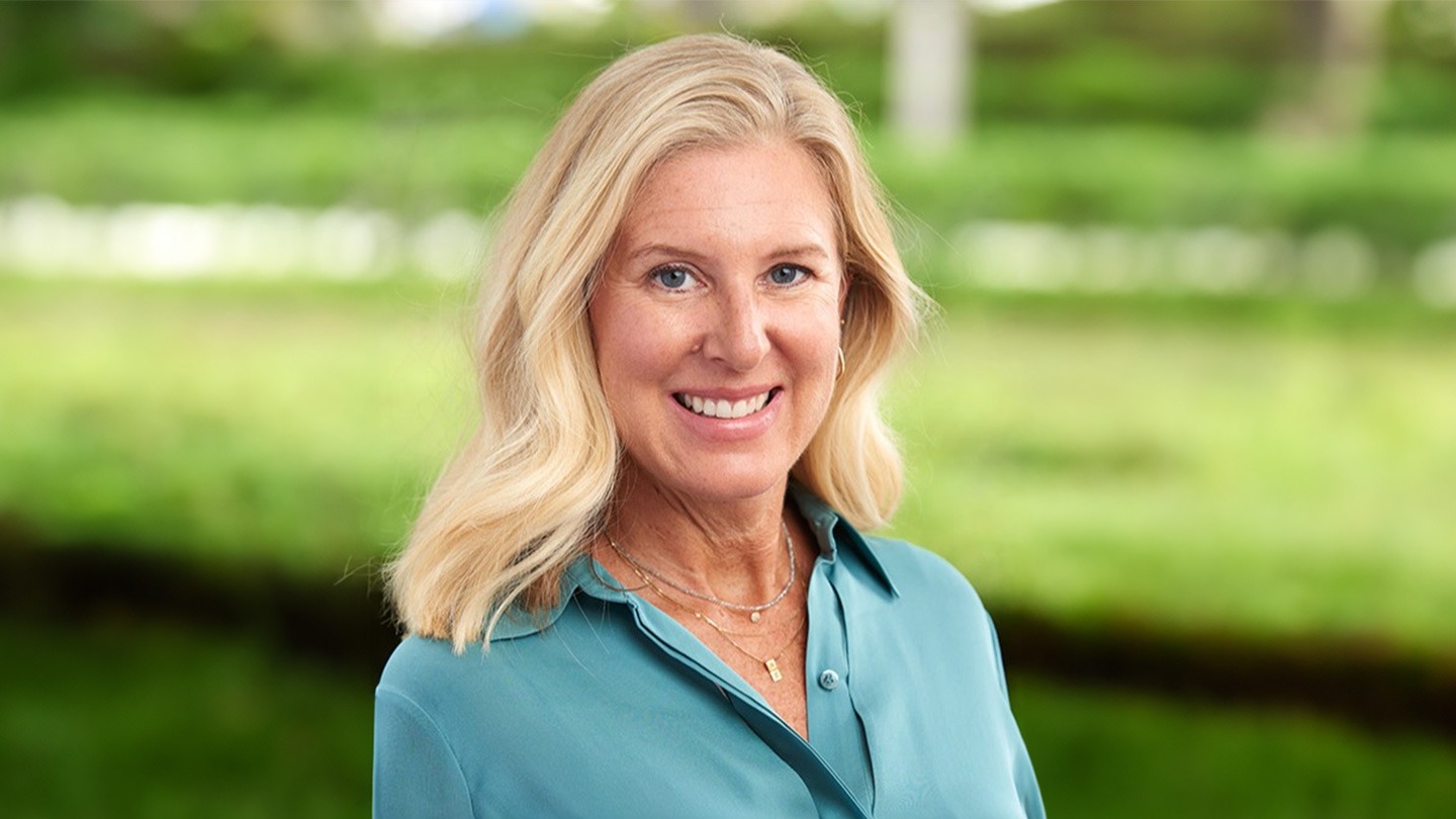 Color photograph of professor Rebecca Heino on the USC campus.